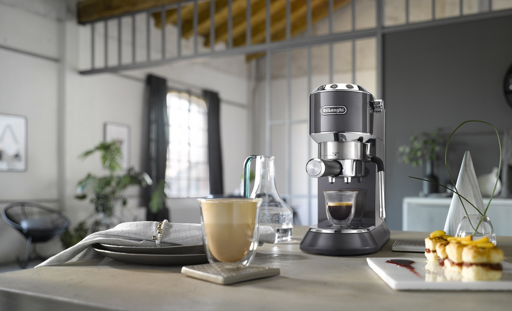 Ekspres do kawy DeLonghi EC885.GY (WYPRZEDAŻ) - obrazek 2