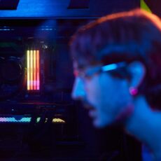 KINGSTON DDR5 48GB 6400MT/s CL32 DIMM FURY Renegade RGB XMP