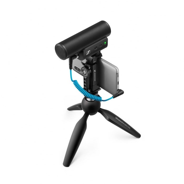 Sennheiser MKE 400 MOBILE KIT - Mikrofon pojemnościowy, superkardioidalny, wyposażony w filtr dolnoprzepustowy ze statywem Manfrotto