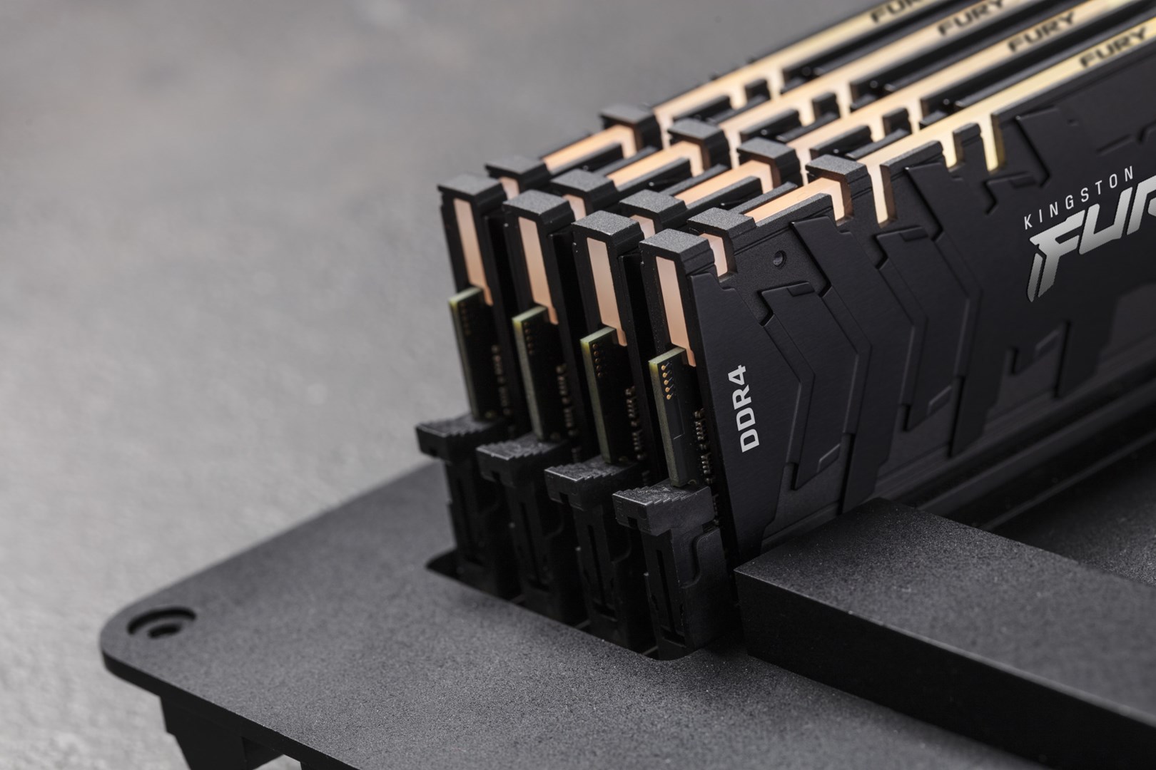 KINGSTON DDR4 16GB 4266MT/s CL19 DIMM FURY Renegade RGB - obrazek 2