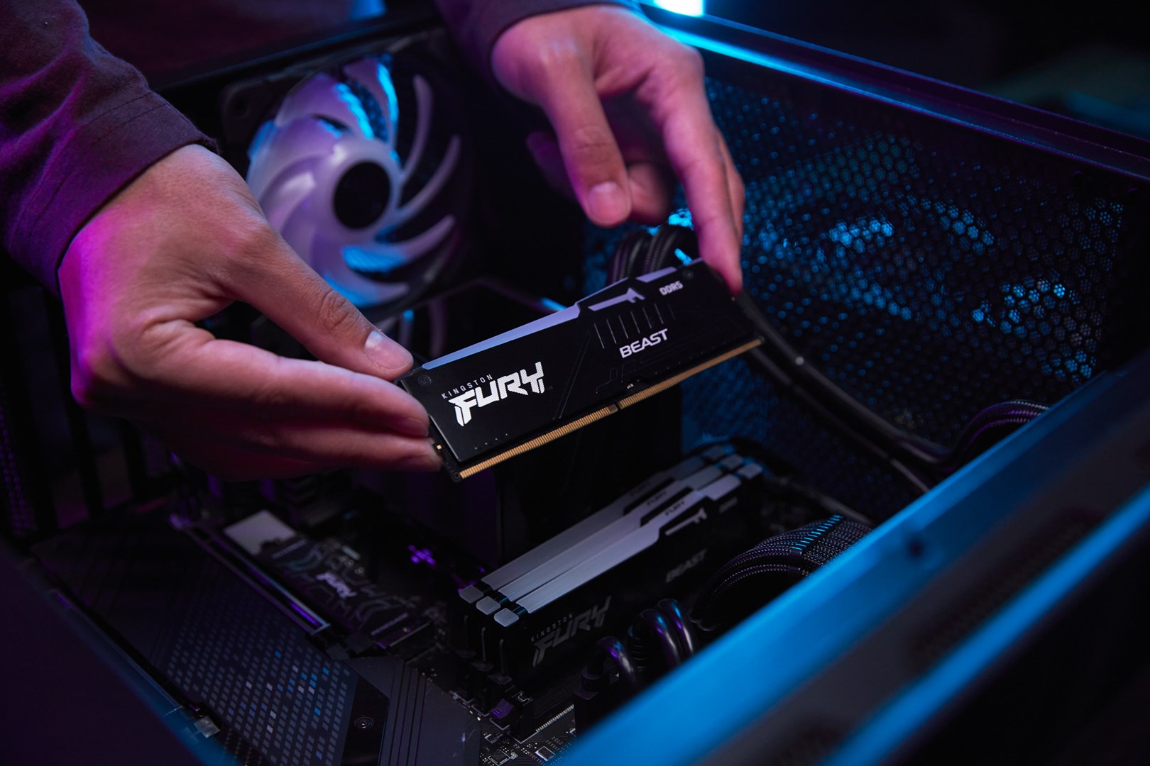 KINGSTON DDR5 32GB 6000MT/s CL36 DIMM FURY Beast RGB