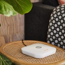 Yale Zestaw startowy inteligentnego alarmu 7 elementów - Centralka, Klawiatura, Pilot, 2x Czujnik ruchu, 2x Czujnik okno/drzwi