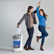 Niszczarka Leitz IQ OptiMax Small Office 350, 22l, P5, 8 kartek, Automatyczny Start/Stop, Funkcja cofania, Obrotowy pojemnik - 33% większa pojemność na ścinki